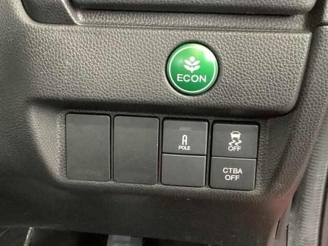 フィット １３Ｇ・Ｌパッケージ　純正メモリナビ　衝突低減ブレーキ　ＥＴＣ　軽減ブレーキ　盗難警報装置　Ｂカメ　Ｓキー　ワンセグ　フルオートエアコン　ナビＴＶ　リモコンキー　サイドＳＲＳ　横滑り防止機能　エアバック　アイスト　ドラレコ（44枚目）