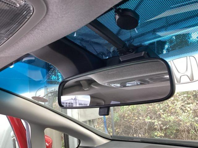 フィット １３Ｇ・Ｌパッケージ　純正メモリナビ　衝突低減ブレーキ　ＥＴＣ　軽減ブレーキ　盗難警報装置　Ｂカメ　Ｓキー　ワンセグ　フルオートエアコン　ナビＴＶ　リモコンキー　サイドＳＲＳ　横滑り防止機能　エアバック　アイスト　ドラレコ（48枚目）