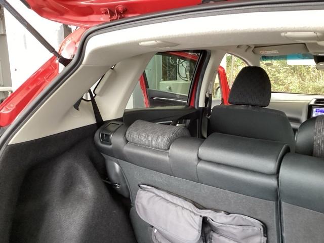 フィット １３Ｇ・Ｌパッケージ　純正メモリナビ　衝突低減ブレーキ　ＥＴＣ　軽減ブレーキ　盗難警報装置　Ｂカメ　Ｓキー　ワンセグ　フルオートエアコン　ナビＴＶ　リモコンキー　サイドＳＲＳ　横滑り防止機能　エアバック　アイスト　ドラレコ（62枚目）