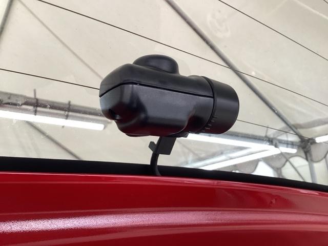 フィット １３Ｇ・Ｌパッケージ　純正メモリナビ　衝突低減ブレーキ　ＥＴＣ　軽減ブレーキ　盗難警報装置　Ｂカメ　Ｓキー　ワンセグ　フルオートエアコン　ナビＴＶ　リモコンキー　サイドＳＲＳ　横滑り防止機能　エアバック　アイスト　ドラレコ（66枚目）