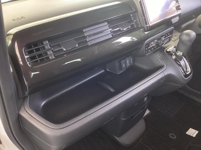 Ｎ－ＢＯＸカスタム Ｇ・Ｌホンダセンシング　純正ナビ　フルセグ　リアカメラ　地デジＴＶ　助手席エアバッグ　キーレス　シートＨ　アイドリングＳＴ　セキュリティーアラーム　スマ－トキ－　ナビＴＶ　ＥＴＣ　前車追従機能　サイドエアバッグ　ＵＳＢ（42枚目）