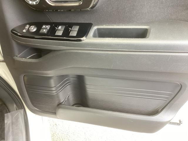 Ｎ－ＢＯＸカスタム Ｇ・Ｌホンダセンシング　純正ナビ　フルセグ　リアカメラ　地デジＴＶ　助手席エアバッグ　キーレス　シートＨ　アイドリングＳＴ　セキュリティーアラーム　スマ－トキ－　ナビＴＶ　ＥＴＣ　前車追従機能　サイドエアバッグ　ＵＳＢ（50枚目）