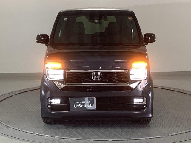 �k�d�c�w�b�h���C�g�𑕔����Ă��܂��B�k�d�c�w�b�h���C�g�͂ƂĂ����邭�A�J�̓����ԑ��s�����S�E���S�ł��B