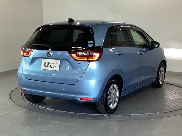 �{�f�B�J���[�́A�G�A�[���C�g�u���[���^���b�N�ŁA���񂾋�C�̂悤�ɑu�₩�Ōy���ȐF�ł��I