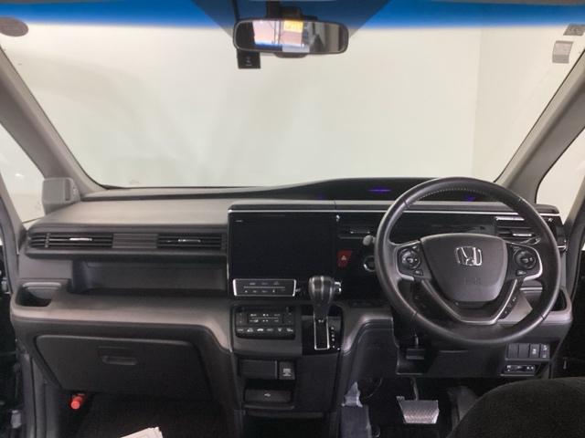 ステップワゴンスパーダ スパーダホンダセンシング　純正ナビ　リア席モニター　ＥＴＣ　盗難防止　助手席エアバッグ　Ｗパワスラ　地デジ　ＬＥＤライト　横滑り防止システム　オートエアコン　リアカメラ　ドライブレコーダー装着車　ＵＳＢ　ナビ＆ＴＶ　三列シート（3枚目）