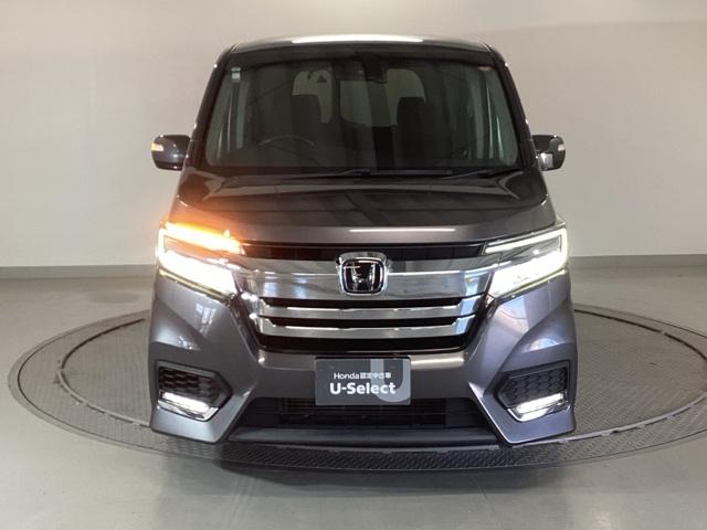 ステップワゴンスパーダ スパーダホンダセンシング　純正ナビ　リア席モニター　ＥＴＣ　盗難防止　助手席エアバッグ　Ｗパワスラ　地デジ　ＬＥＤライト　横滑り防止システム　オートエアコン　リアカメラ　ドライブレコーダー装着車　ＵＳＢ　ナビ＆ＴＶ　三列シート（6枚目）