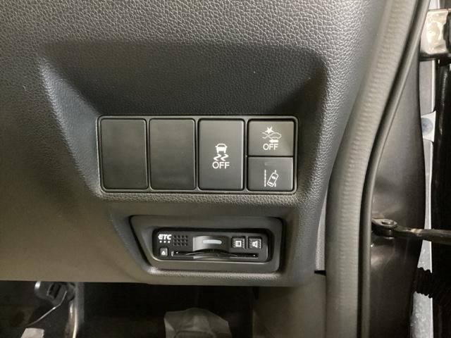 ステップワゴンスパーダ スパーダホンダセンシング　純正ナビ　リア席モニター　ＥＴＣ　盗難防止　助手席エアバッグ　Ｗパワスラ　地デジ　ＬＥＤライト　横滑り防止システム　オートエアコン　リアカメラ　ドライブレコーダー装着車　ＵＳＢ　ナビ＆ＴＶ　三列シート（16枚目）