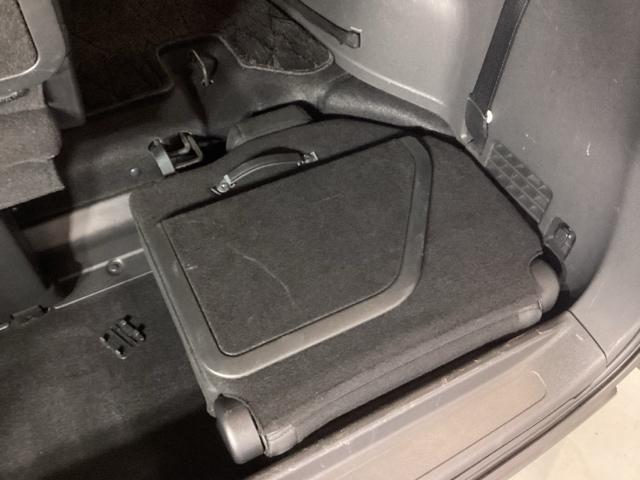 ステップワゴンスパーダ スパーダホンダセンシング　純正ナビ　リア席モニター　ＥＴＣ　盗難防止　助手席エアバッグ　Ｗパワスラ　地デジ　ＬＥＤライト　横滑り防止システム　オートエアコン　リアカメラ　ドライブレコーダー装着車　ＵＳＢ　ナビ＆ＴＶ　三列シート（23枚目）