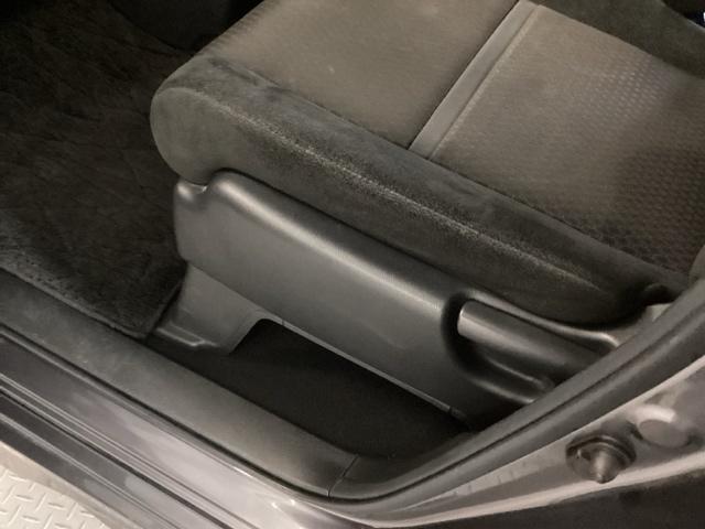 ステップワゴンスパーダ スパーダホンダセンシング　純正ナビ　リア席モニター　ＥＴＣ　盗難防止　助手席エアバッグ　Ｗパワスラ　地デジ　ＬＥＤライト　横滑り防止システム　オートエアコン　リアカメラ　ドライブレコーダー装着車　ＵＳＢ　ナビ＆ＴＶ　三列シート（43枚目）