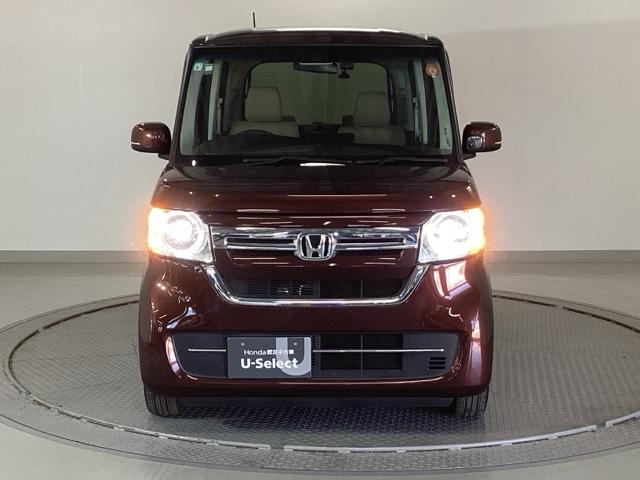 �k�d�c�w�b�h���C�g�𑕔����Ă��܂��B�k�d�c�w�b�h���C�g�͂ƂĂ����邭�A�J�̓����ԑ��s�����S�E���S�ł��B