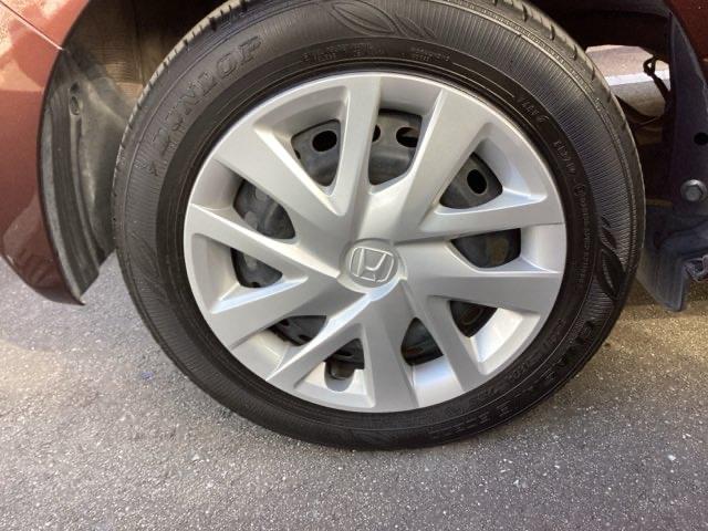 �X�`�[���z�C�[���ɂ́A�z�C�[���g�����i�z�C�[���J�o�[�j���t���Ă��܂��B