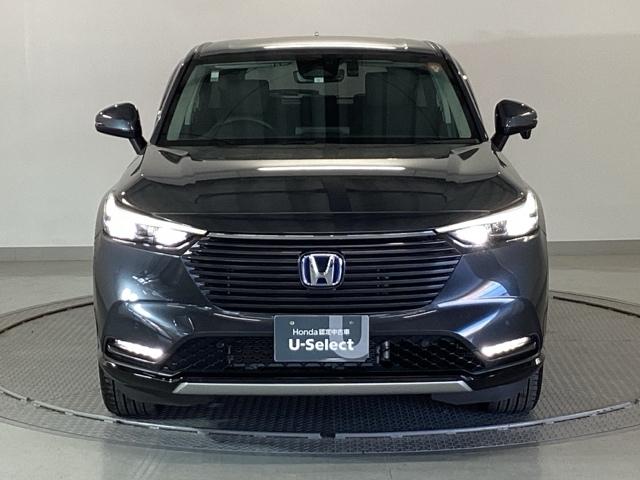 ヴェゼル ｅ：ＨＥＶＺ　純正メモリーナビ　ドラレコ　リアカメラ　衝突回避支援ブレーキ機能　スマキ　Ｐトランク　フルオートエアコン　Ｄレコ　エアバッグ　両席エアバック　Ｒカメ　記録簿付　パワーウィンドウ　ＬＥＤランプ　ソナー（6枚目）