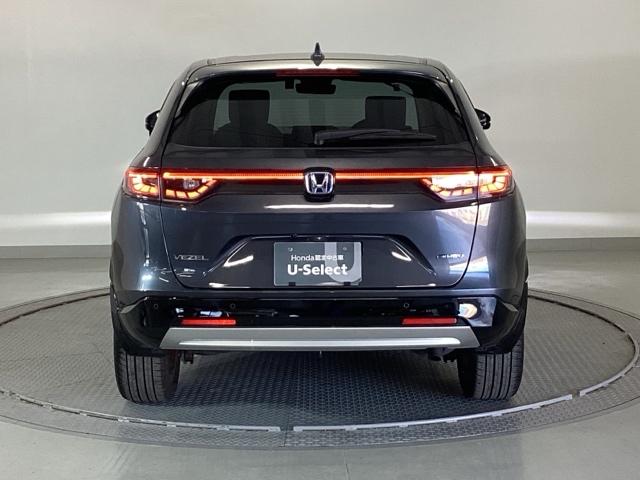 ヴェゼル ｅ：ＨＥＶＺ　純正メモリーナビ　ドラレコ　リアカメラ　衝突回避支援ブレーキ機能　スマキ　Ｐトランク　フルオートエアコン　Ｄレコ　エアバッグ　両席エアバック　Ｒカメ　記録簿付　パワーウィンドウ　ＬＥＤランプ　ソナー（9枚目）