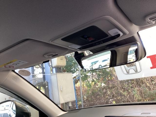 ヴェゼル ｅ：ＨＥＶＺ　純正メモリーナビ　ドラレコ　リアカメラ　衝突回避支援ブレーキ機能　スマキ　Ｐトランク　フルオートエアコン　Ｄレコ　エアバッグ　両席エアバック　Ｒカメ　記録簿付　パワーウィンドウ　ＬＥＤランプ　ソナー（10枚目）