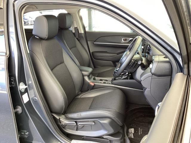 ヴェゼル ｅ：ＨＥＶＺ　純正メモリーナビ　ドラレコ　リアカメラ　衝突回避支援ブレーキ機能　スマキ　Ｐトランク　フルオートエアコン　Ｄレコ　エアバッグ　両席エアバック　Ｒカメ　記録簿付　パワーウィンドウ　ＬＥＤランプ　ソナー（16枚目）