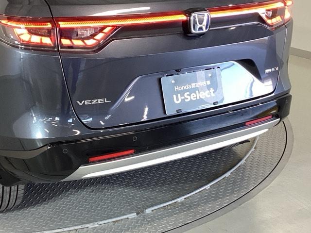 ヴェゼル ｅ：ＨＥＶＺ　純正メモリーナビ　ドラレコ　リアカメラ　衝突回避支援ブレーキ機能　スマキ　Ｐトランク　フルオートエアコン　Ｄレコ　エアバッグ　両席エアバック　Ｒカメ　記録簿付　パワーウィンドウ　ＬＥＤランプ　ソナー（30枚目）