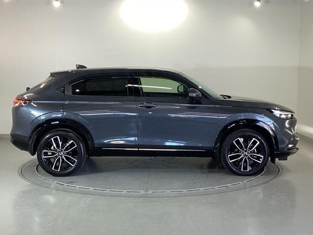 ヴェゼル ｅ：ＨＥＶＺ　純正メモリーナビ　ドラレコ　リアカメラ　衝突回避支援ブレーキ機能　スマキ　Ｐトランク　フルオートエアコン　Ｄレコ　エアバッグ　両席エアバック　Ｒカメ　記録簿付　パワーウィンドウ　ＬＥＤランプ　ソナー（32枚目）