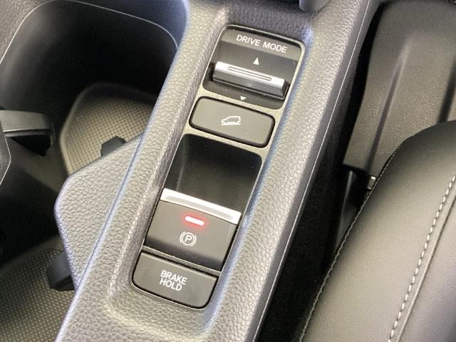 ヴェゼル ｅ：ＨＥＶＺ　純正メモリーナビ　ドラレコ　リアカメラ　衝突回避支援ブレーキ機能　スマキ　Ｐトランク　フルオートエアコン　Ｄレコ　エアバッグ　両席エアバック　Ｒカメ　記録簿付　パワーウィンドウ　ＬＥＤランプ　ソナー（39枚目）