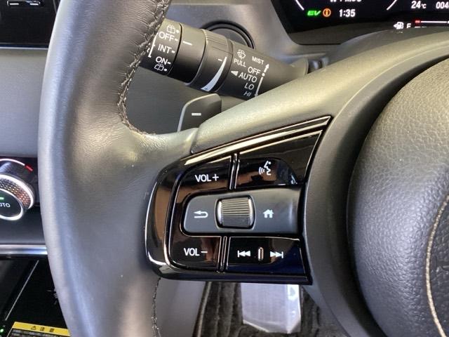 ヴェゼル ｅ：ＨＥＶＺ　純正メモリーナビ　ドラレコ　リアカメラ　衝突回避支援ブレーキ機能　スマキ　Ｐトランク　フルオートエアコン　Ｄレコ　エアバッグ　両席エアバック　Ｒカメ　記録簿付　パワーウィンドウ　ＬＥＤランプ　ソナー（41枚目）