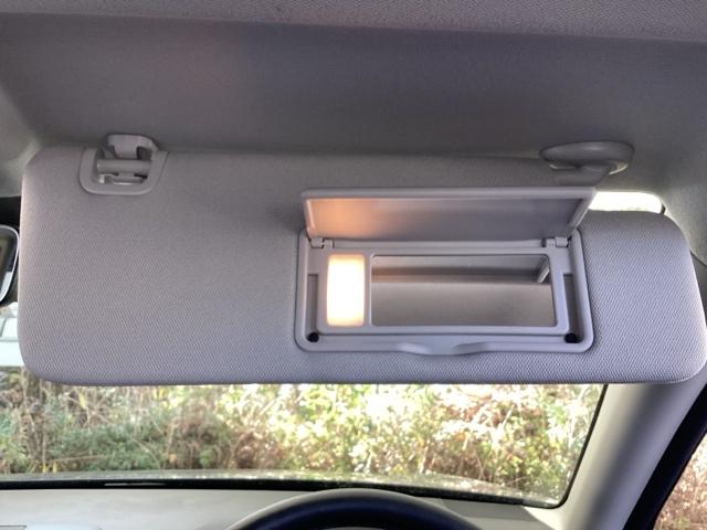 ヴェゼル ｅ：ＨＥＶＺ　純正メモリーナビ　ドラレコ　リアカメラ　衝突回避支援ブレーキ機能　スマキ　Ｐトランク　フルオートエアコン　Ｄレコ　エアバッグ　両席エアバック　Ｒカメ　記録簿付　パワーウィンドウ　ＬＥＤランプ　ソナー（48枚目）