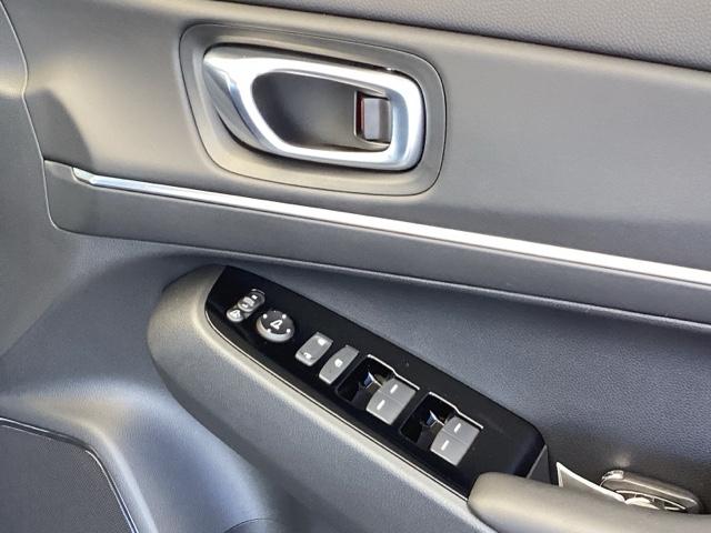 ヴェゼル ｅ：ＨＥＶＺ　純正メモリーナビ　ドラレコ　リアカメラ　衝突回避支援ブレーキ機能　スマキ　Ｐトランク　フルオートエアコン　Ｄレコ　エアバッグ　両席エアバック　Ｒカメ　記録簿付　パワーウィンドウ　ＬＥＤランプ　ソナー（52枚目）