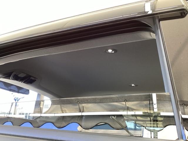 ヴェゼル ｅ：ＨＥＶＺ　純正メモリーナビ　ドラレコ　リアカメラ　衝突回避支援ブレーキ機能　スマキ　Ｐトランク　フルオートエアコン　Ｄレコ　エアバッグ　両席エアバック　Ｒカメ　記録簿付　パワーウィンドウ　ＬＥＤランプ　ソナー（56枚目）