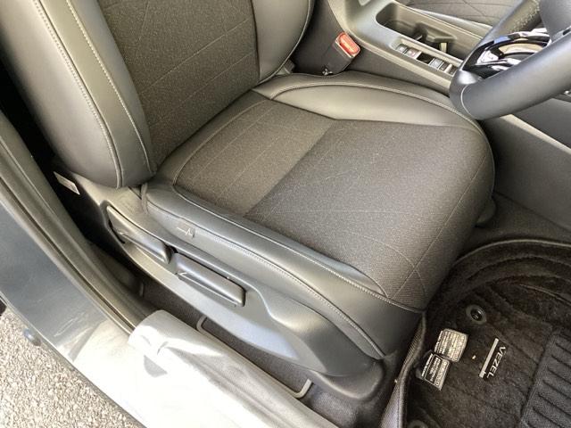 ヴェゼル ｅ：ＨＥＶＺ　純正メモリーナビ　ドラレコ　リアカメラ　衝突回避支援ブレーキ機能　スマキ　Ｐトランク　フルオートエアコン　Ｄレコ　エアバッグ　両席エアバック　Ｒカメ　記録簿付　パワーウィンドウ　ＬＥＤランプ　ソナー（58枚目）