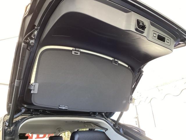 ヴェゼル ｅ：ＨＥＶＺ　純正メモリーナビ　ドラレコ　リアカメラ　衝突回避支援ブレーキ機能　スマキ　Ｐトランク　フルオートエアコン　Ｄレコ　エアバッグ　両席エアバック　Ｒカメ　記録簿付　パワーウィンドウ　ＬＥＤランプ　ソナー（68枚目）