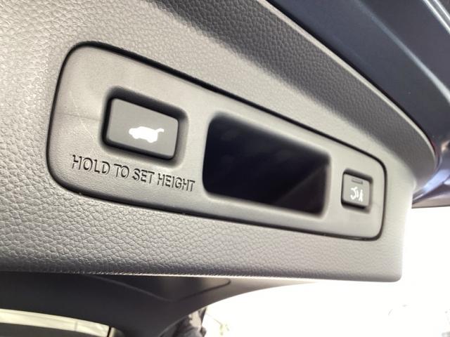 ヴェゼル ｅ：ＨＥＶＺ　純正メモリーナビ　ドラレコ　リアカメラ　衝突回避支援ブレーキ機能　スマキ　Ｐトランク　フルオートエアコン　Ｄレコ　エアバッグ　両席エアバック　Ｒカメ　記録簿付　パワーウィンドウ　ＬＥＤランプ　ソナー（69枚目）