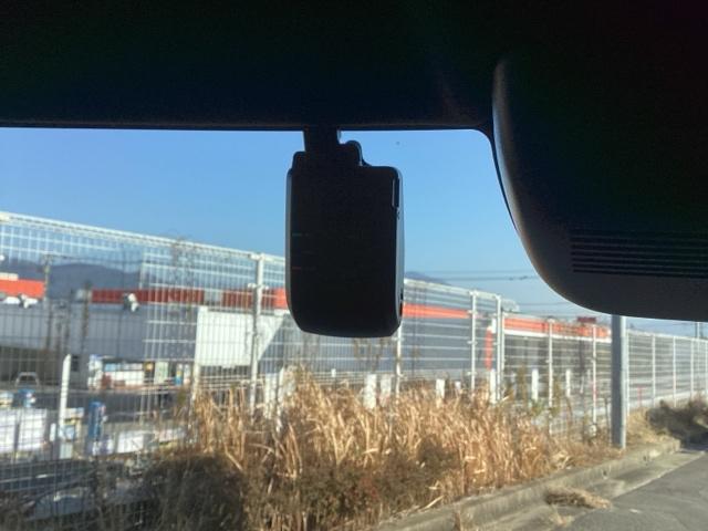 Ｎ－ＢＯＸカスタム ターボ　純正ナビ　フルセグ　リアカメラ　イモビライザー　衝突被害軽減　ベンチシート　キーフリー　Ｐセンサー　ＥＳＣ　パワステ　両席エアバック　サイドエアバッグ　ターボ車　ＵＳＢ接続　スマキー　Ｂカメ　ＥＴＣ（23枚目）