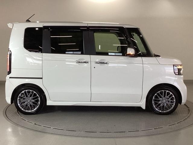 Ｎ－ＢＯＸカスタム ターボ　純正ナビ　フルセグ　リアカメラ　イモビライザー　衝突被害軽減　ベンチシート　キーフリー　Ｐセンサー　ＥＳＣ　パワステ　両席エアバック　サイドエアバッグ　ターボ車　ＵＳＢ接続　スマキー　Ｂカメ　ＥＴＣ（32枚目）