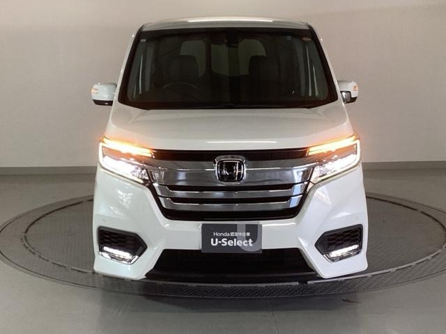 �k�d�c�w�b�h���C�g�𑕔����Ă��܂��B�k�d�c�w�b�h���C�g�͂ƂĂ����邭�A�J�̓����ԑ��s�����S�E���S�ł��B