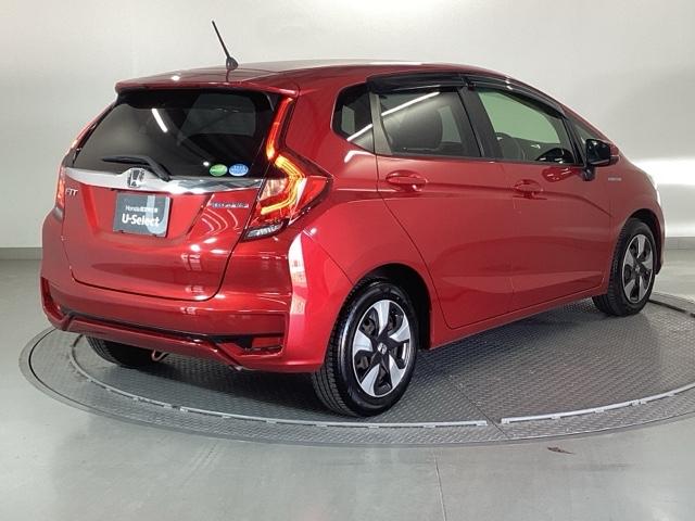 フィットハイブリッド Lホンダセンシング 純正ナビ フルセグ リアカメラ 軽減ブレーキ Rカメ LED サイドSRS 横滑り防止 ドライブレコーダー ナビTV パワーステアリング 盗難防止装置 オートクルーズ ETC車載器 DVD再生 ABS(8枚目)