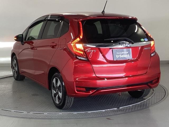 フィットハイブリッド Lホンダセンシング 純正ナビ フルセグ リアカメラ 軽減ブレーキ Rカメ LED サイドSRS 横滑り防止 ドライブレコーダー ナビTV パワーステアリング 盗難防止装置 オートクルーズ ETC車載器 DVD再生 ABS(10枚目)