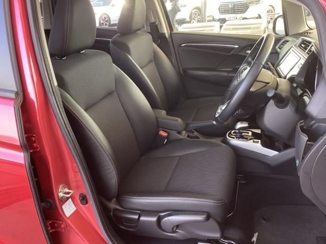 フィットハイブリッド Lホンダセンシング 純正ナビ フルセグ リアカメラ 軽減ブレーキ Rカメ LED サイドSRS 横滑り防止 ドライブレコーダー ナビTV パワーステアリング 盗難防止装置 オートクルーズ ETC車載器 DVD再生 ABS(18枚目)