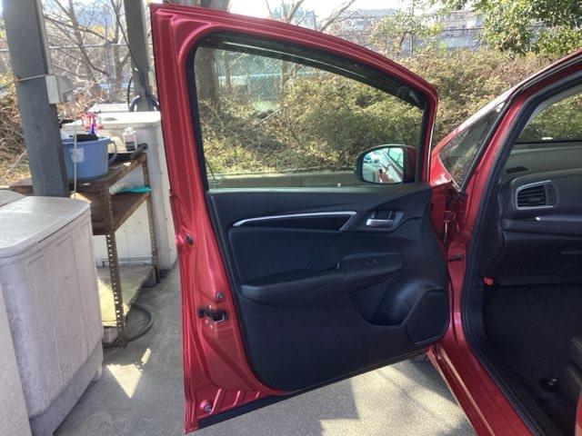 フィットハイブリッド Lホンダセンシング 純正ナビ フルセグ リアカメラ 軽減ブレーキ Rカメ LED サイドSRS 横滑り防止 ドライブレコーダー ナビTV パワーステアリング 盗難防止装置 オートクルーズ ETC車載器 DVD再生 ABS(37枚目)