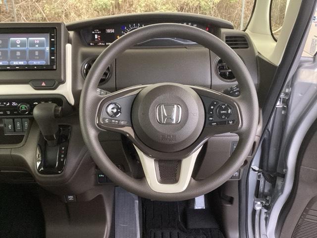 ��ɂȂ��ފ��o�̃X�e�A�����O�ł��B�����S�n�A�f�U�C�����A���쐫�ɂ���������A�C�e���ł��B