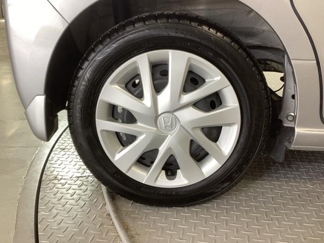 �X�`�[���z�C�[���ɂ́A�z�C�[���g�����i�z�C�[���J�o�[�j���t���Ă��܂��B