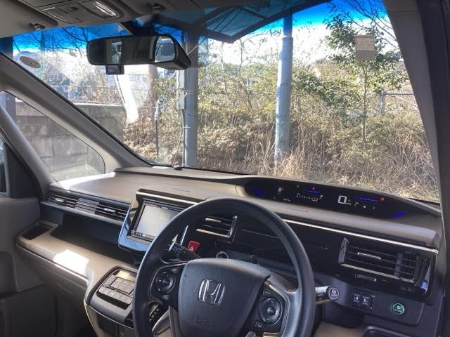 �t�����g�K���X���傫���A���C�h�Ȏ��E�ŉ^�]�����₷���Ȃ�悤�ɁA�݌v����Ă��܂��B