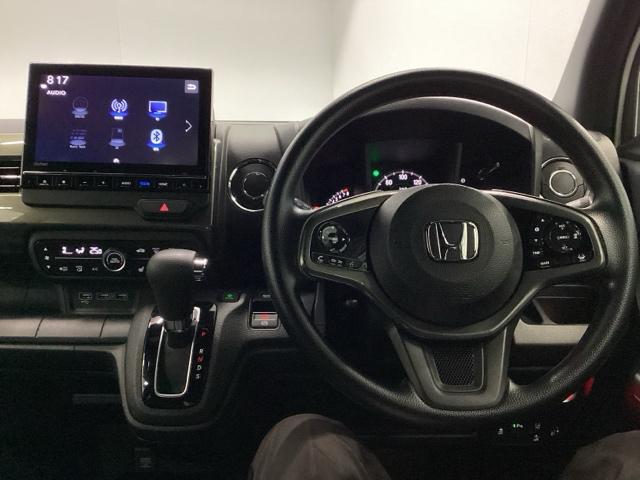 ��ɂȂ��ފ��o�̃X�e�A�����O�ł��B�����S�n�A�f�U�C�����A���쐫�ɂ���������A�C�e���ł��B