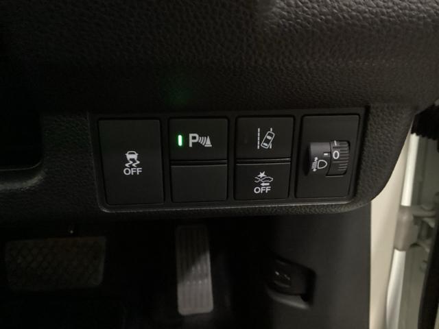 �y�p�[�L���O�Z���T�[�z���Ԃ�o�Ɏ��ɃN���}�̑O��̏�Q�����m���A���ƃf�B�X�v���C�ł��m�点���܂��B