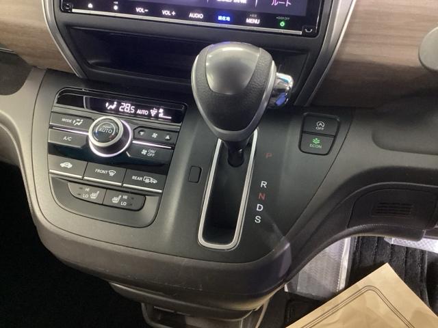 ���R�Ɏ肪�͂��A���쐫�̗ǂ��C���p�l�V�t�g�ɁA�p�[�L���O�u���[�L�́A�t�b�g�u���[�L�^�C�v�Ȃ̂ŁA�^�]�ȂƏ���Ȃ̊Ԃ͂������肵�Ă��܂��B