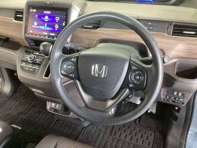 ��ɂȂ��ފ��o�̃X�e�A�����O�ł��B�����S�n�A�f�U�C�����A���쐫�ɂ���������A�C�e���ł��B