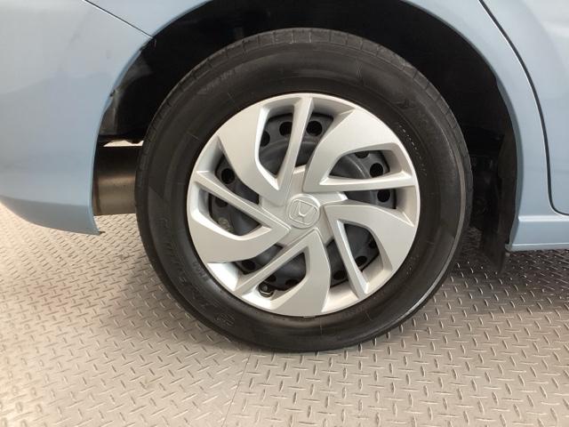 �X�`�[���z�C�[���ɂ́A�z�C�[���g�����i�z�C�[���J�o�[�j���t���Ă��܂��B