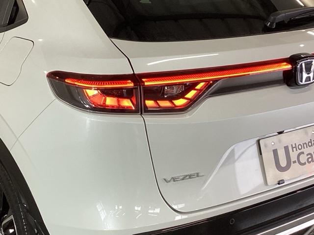 ヴェゼル e:HEVZ 純正メモリーナビ ドラレコ リアカメラ 地上デジタル USB入力 ハンズフリーテールゲート シートH サイドエアB パークセンサー リヤカメラ 点検記録簿 LEDヘットライト ESC パワステ AAC(28枚目)