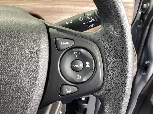 フリード Ｇ・ホンダセンシング　メモリーナビ　ＥＴＣ　リアカメラ　スマートキーＰスタート　ＵＳＢ入力　盗難防止システム　横滑防止装置　ナビＴＶ　記録簿　クルコン　パワーウインド　ウォークスルー　ＤＶＤ再生機能　エアバック　三列シート（42枚目）