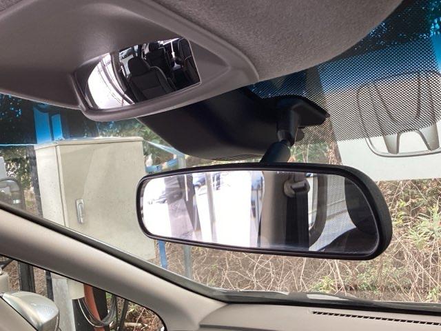 フリード Ｇ・ホンダセンシング　メモリーナビ　ＥＴＣ　リアカメラ　スマートキーＰスタート　ＵＳＢ入力　盗難防止システム　横滑防止装置　ナビＴＶ　記録簿　クルコン　パワーウインド　ウォークスルー　ＤＶＤ再生機能　エアバック　三列シート（48枚目）