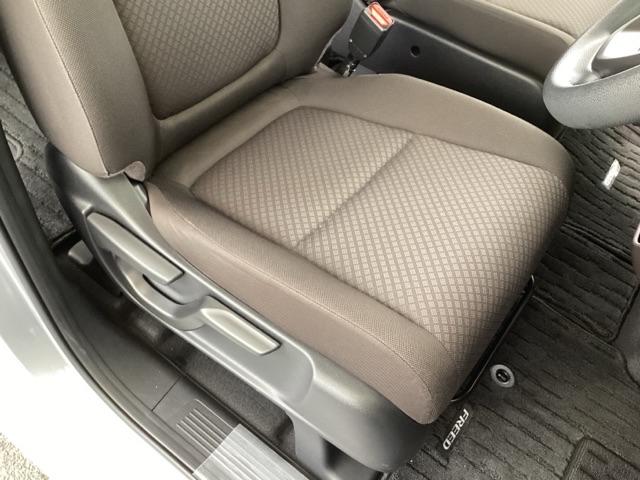 フリード Ｇ・ホンダセンシング　メモリーナビ　ＥＴＣ　リアカメラ　スマートキーＰスタート　ＵＳＢ入力　盗難防止システム　横滑防止装置　ナビＴＶ　記録簿　クルコン　パワーウインド　ウォークスルー　ＤＶＤ再生機能　エアバック　三列シート（55枚目）