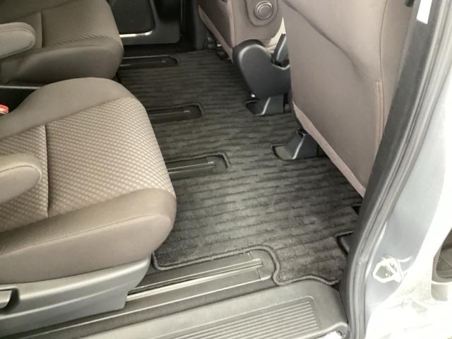 フリード Ｇ・ホンダセンシング　メモリーナビ　ＥＴＣ　リアカメラ　スマートキーＰスタート　ＵＳＢ入力　盗難防止システム　横滑防止装置　ナビＴＶ　記録簿　クルコン　パワーウインド　ウォークスルー　ＤＶＤ再生機能　エアバック　三列シート（59枚目）