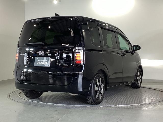 フリード ｅ：ＨＥＶエアーＥＸ　ＥＴＣ／純正ナビ／バックモニター／ホンダセンシング／全周囲カメラ　セキュリティアラーム　横滑り防止　エアコン　ＤＶＤ再生可　クルコン　誤発進抑制機能　アラウンドビューモニター　ナビ＆ＴＶ　三列シート（32枚目）